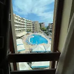 Grenada - By The Апартаменти
