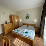 Апартаменти Grenada - By The