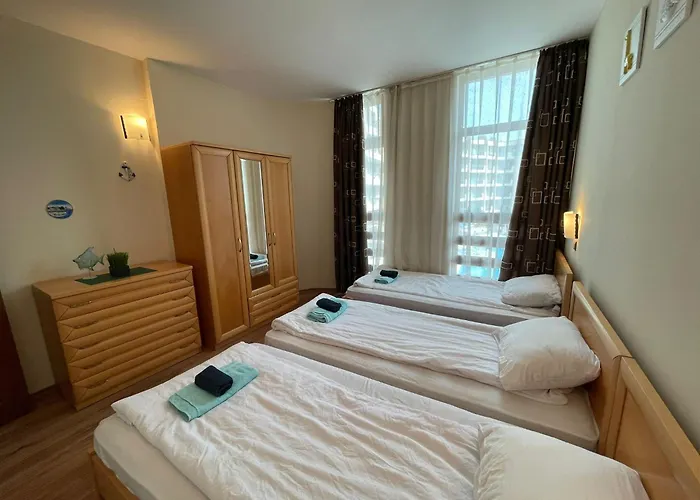 Grenada - By The サニービーチ