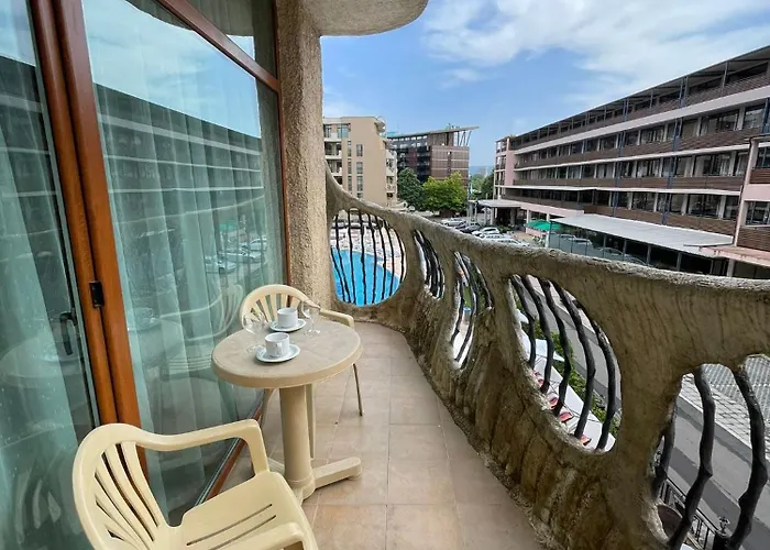 Grenada - By The アパート